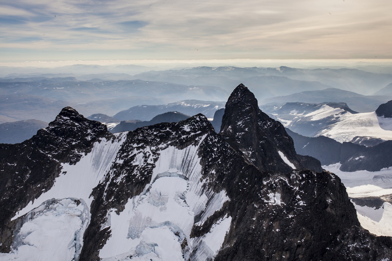 FÅR EGEN BOK: Store Skagastølstind i Hurrungane får sin egen bok denne uka. FÅR EGEN BOK: Store Skagastølstind i Hurrungane får sin egen bok denne uka.