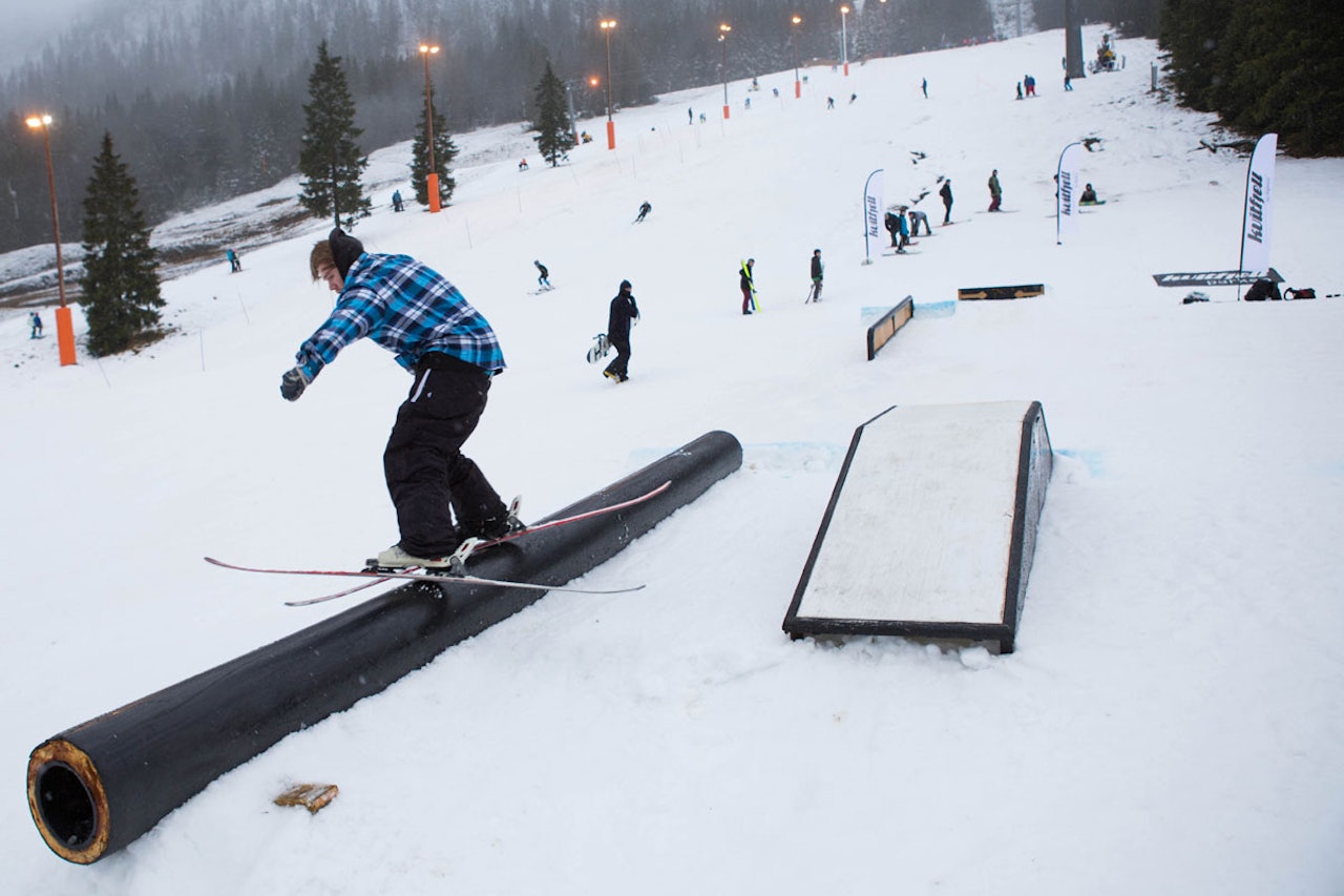 LITEN PARK –STOR (FORSESONGS)MORO: Det skal ikke mer enn to linjer med to elementer i hver –og en bonusboks lenger ned- for å skape stor moro. I hvert fall i november. Foto: Tore Meirik LITEN PARK –STOR (FORSESONGS)MORO: Det skal ikke mer enn to linjer med to elementer i hver –og en bonusboks lenger ned- for å skape stor moro. I hvert fall i november. Foto: Tore Meirik