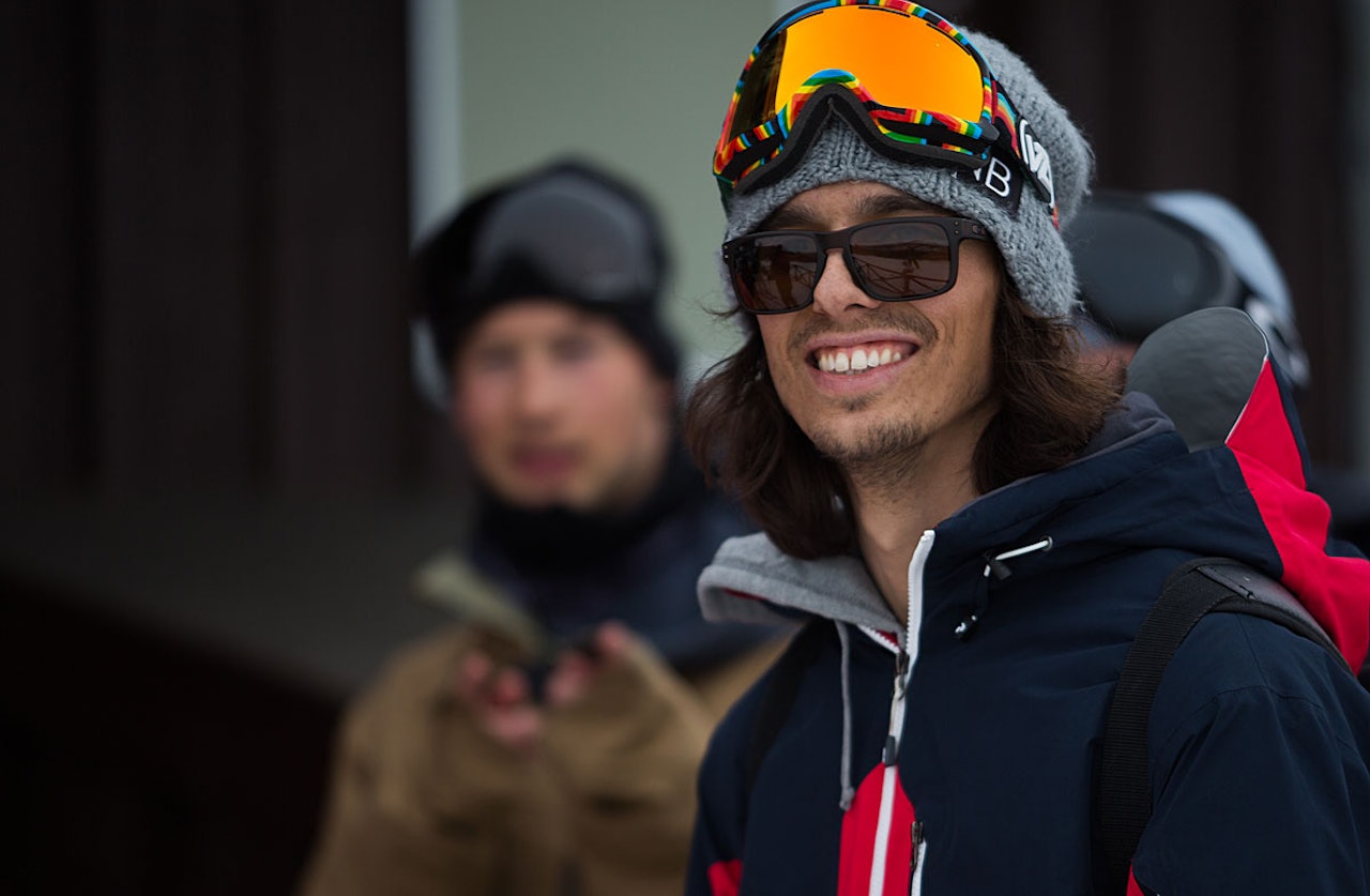 GLEDER SEG: Sportssjef Christopher Frankum gor honnør til Oppdal IL Freeski, som har kjøpt flomlys til den lokale terrengparken. Foto: Tore Meirik GLEDER SEG: Sportssjef Christopher Frankum gor honnør til Oppdal IL Freeski, som har kjøpt flomlys til den lokale terrengparken. Foto: Tore Meirik