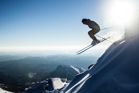 FOR SPESIELT INTERESSERTE: Vinteren er i gang på Gaustatoppen, men bare såvidt. Det meldes om 15 høydemeter skiføre på den 1883 meter høye toppen i Telemark. Foto: Kristian Louis Jensen