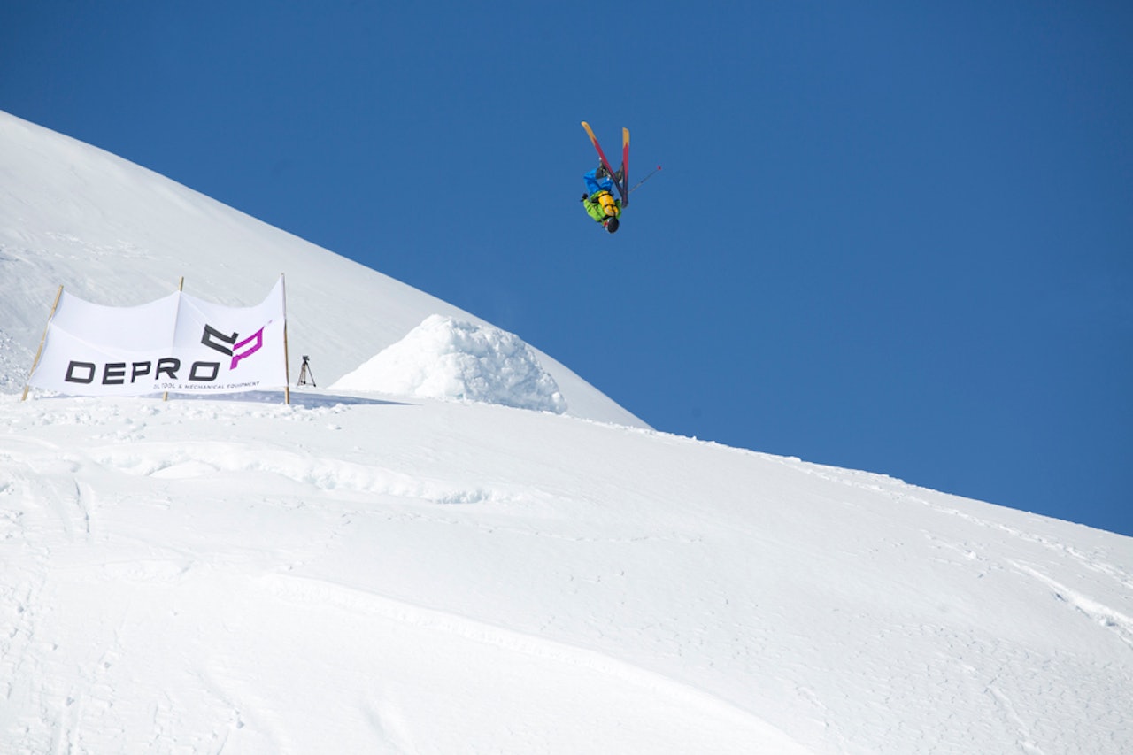 BACKFLIP-FEST: Baklengssaltoene satt som vanlig løst i Sauda. Foto: Kalle Hägglund BACKFLIP-FEST: Baklengssaltoene satt som vanlig løst i Sauda. Foto: Kalle Hägglund