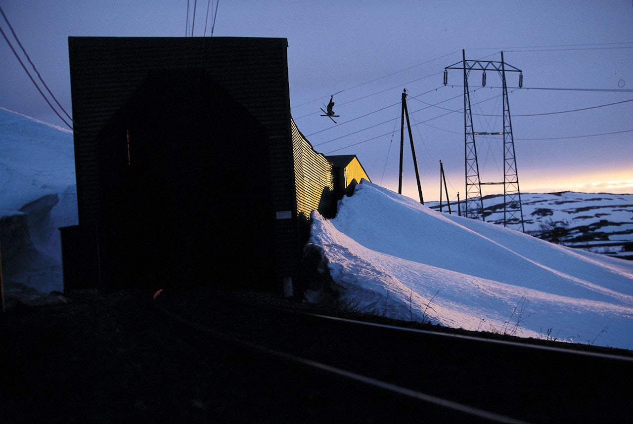 LEGENDARISK: Kombinasjonen Riksgränsen, malmtoglinja og skjeggete karer fra Nord-Norge eller Nord-Sverige har vært avgjørende for skapelsen av moderne frikjøring. Terje Nordgård Larsen kan godt kalles Skaperen, eller i hvert fall en av Skaperne, i denne sammenhengen. Foto: Jeff Webb LEGENDARISK: Kombinasjonen Riksgränsen, malmtoglinja og skjeggete karer fra Nord-Norge eller Nord-Sverige har vært avgjørende for skapelsen av moderne frikjøring. Terje Nordgård Larsen kan godt kalles Skaperen, eller i hvert fall en av Skaperne, i denne sammenhengen. Foto: Jeff Webb
