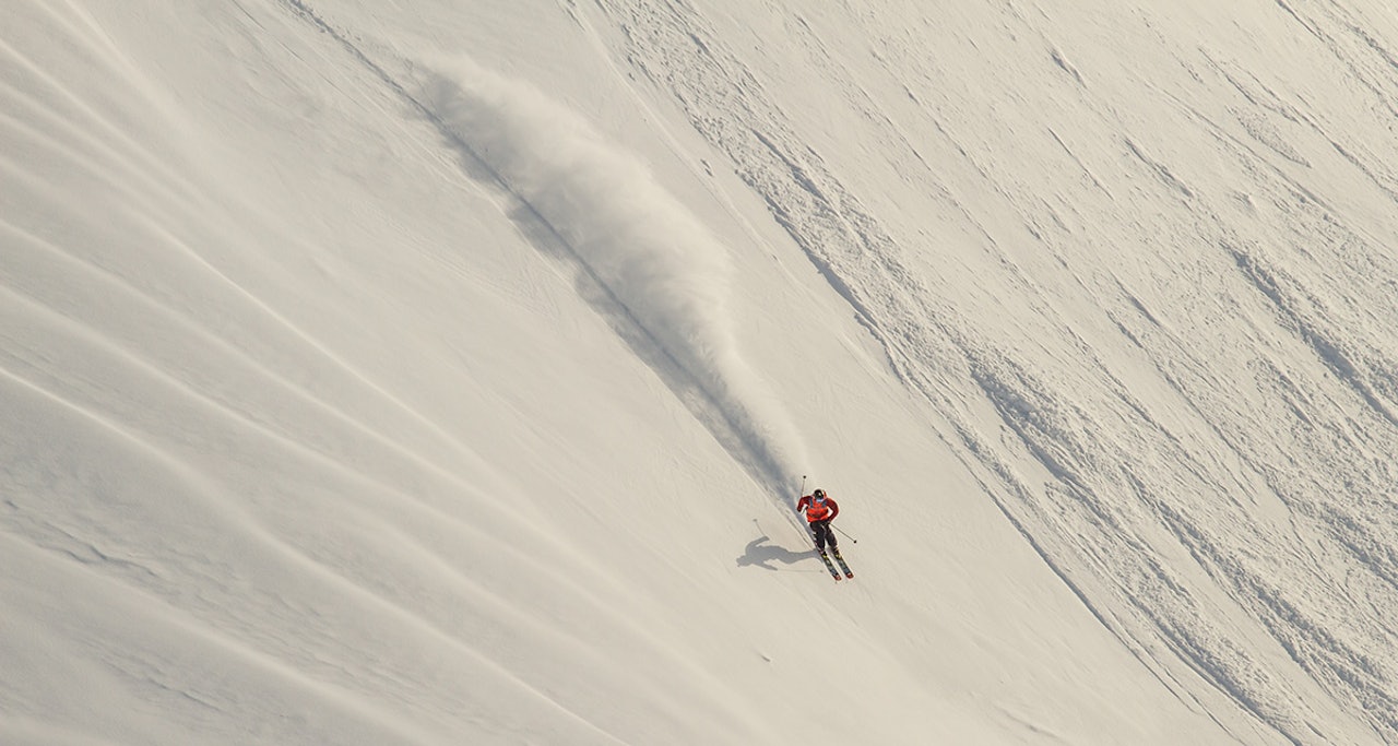 Enorme snømengder på Folgefonna åpna for nye frikjøringsmuligheter i anlegget som er mest kjent for terrengparken. Det visste David Kantermo å benytte seg av i vår. Bilde: Jan Petter Svendal Enorme snømengder på Folgefonna åpna for nye frikjøringsmuligheter i anlegget som er mest kjent for terrengparken. Det visste David Kantermo å benytte seg av i vår. Bilde: Jan Petter Svendal