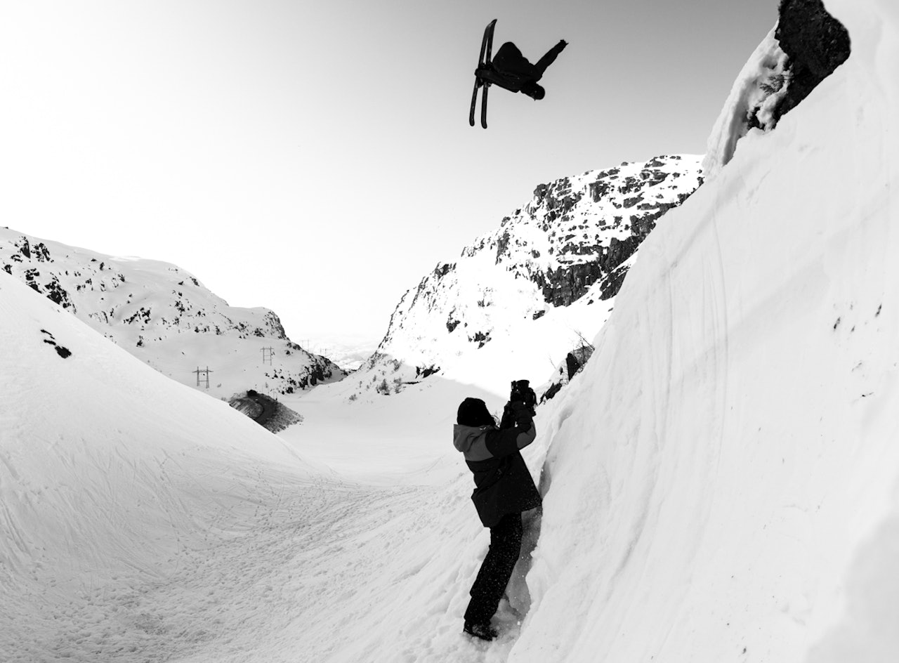 RØLDAL: Magnus Støre herjer foran kamera i Røldal. Det er ikke bare urbans i Video Entertainment nemlig. Foto: Hans Petter Hval RØLDAL: Magnus Støre herjer foran kamera i Røldal. Det er ikke bare urbans i Video Entertainment nemlig. Foto: Hans Petter Hval