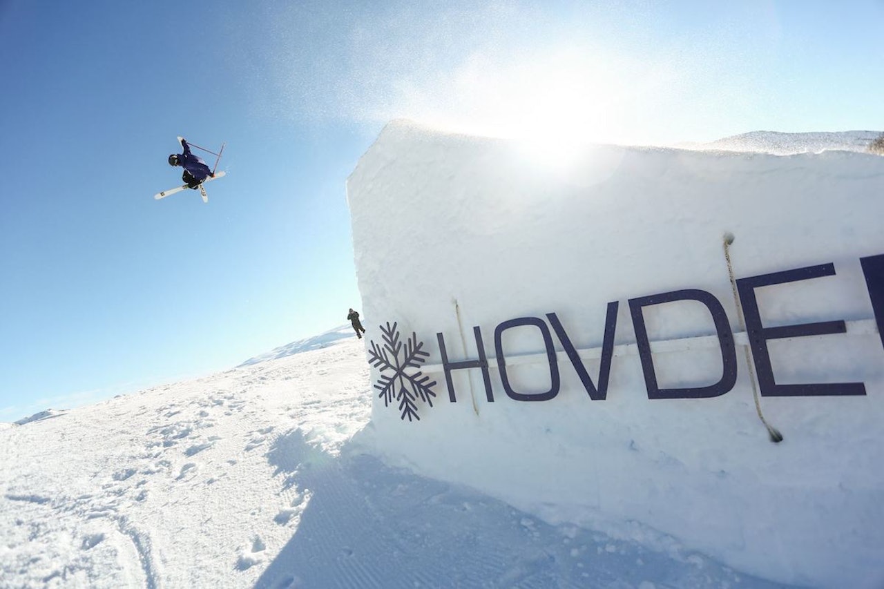 TALENT: Eirik V. Sæterøy (18) fra Drammen dro på i helgens slopestyle og sikret seg en solid 3.plass. TALENT: Eirik V. Sæterøy (18) fra Drammen dro på i helgens slopestyle og sikret seg en solid 3.plass.