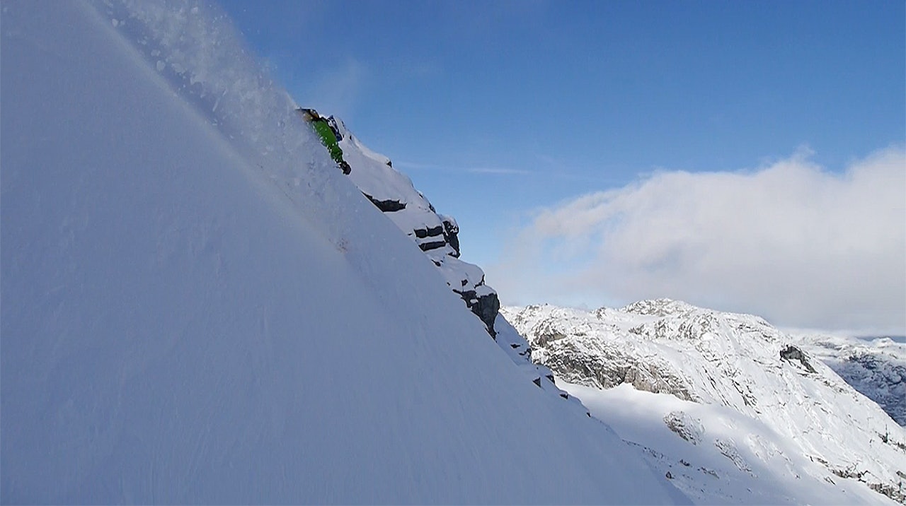 PUDDER: Allerede denne helga kjørte Pelle Gangeskar pudder i Røldal. PUDDER: Allerede denne helga kjørte Pelle Gangeskar pudder i Røldal.