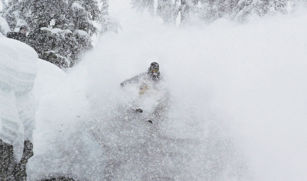 PUDDER I JACKSON HOLE: ...er fast ingrediens når Teton Gravity lager skifilm. I år har de lyktes, og får nesten toppkarakter av Sig Tveit. Foto: TGR PUDDER I JACKSON HOLE: ...er fast ingrediens når Teton Gravity lager skifilm. I år har de lyktes, og får nesten toppkarakter av Sig Tveit. Foto: TGR