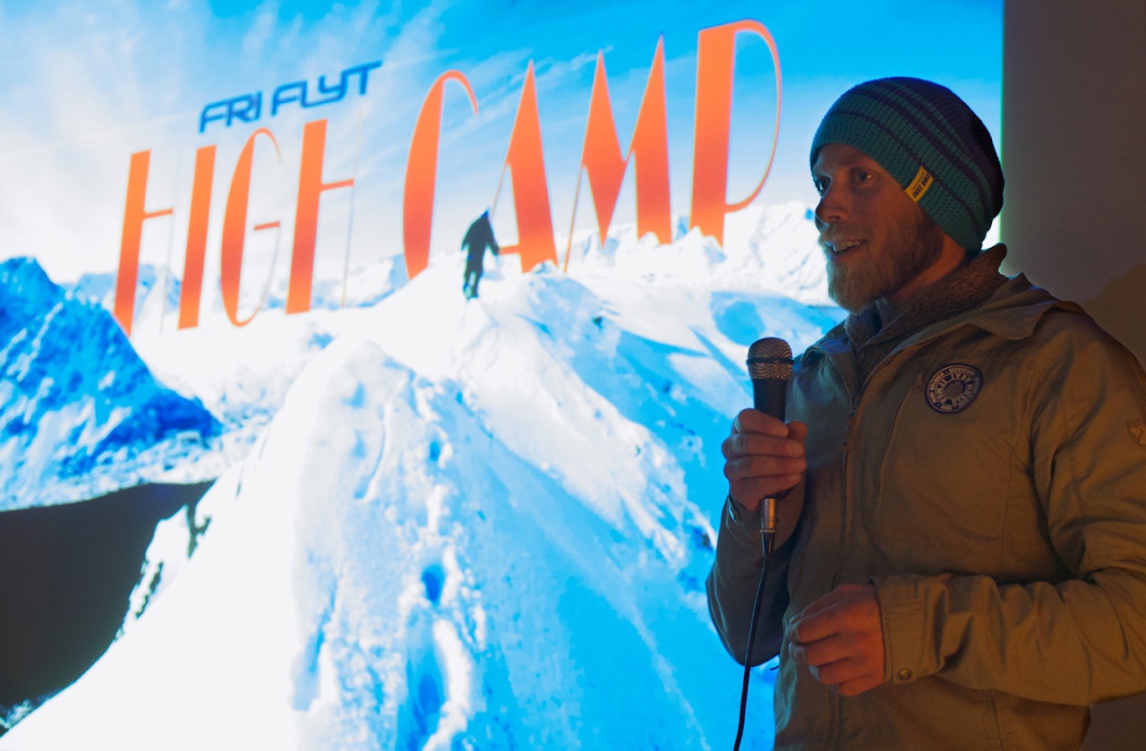 VEGLEDER: Mikal Nerberg er aktiv toppturist i Lyngen, og har nå fått mandat i kommunestyret. Her på jobb som guidesjef under High Camp Lyngen i fjor. Foto: Bård Basberg VEGLEDER: Mikal Nerberg er aktiv toppturist i Lyngen, og har nå fått mandat i kommunestyret. Her på jobb som guidesjef under High Camp Lyngen i fjor. Foto: Bård Basberg