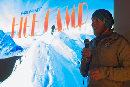 VEGLEDER: Mikal Nerberg er aktiv toppturist i Lyngen, og har nå fått mandat i kommunestyret. Her på jobb som guidesjef under High Camp Lyngen i fjor. Foto: Bård Basberg VEGLEDER: Mikal Nerberg er aktiv toppturist i Lyngen, og har nå fått mandat i kommunestyret. Her på jobb som guidesjef under High Camp Lyngen i fjor. Foto: Bård Basberg