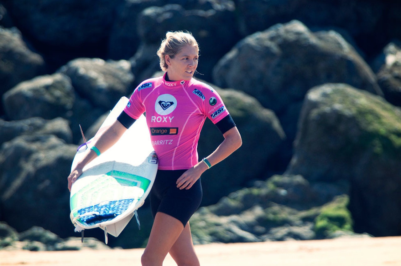 KONKURS: Surfegiganten Quiksilver (og Roxy) er konkurs i USA. Her med teamkjører Stephanie Gilmore. KONKURS: Surfegiganten Quiksilver (og Roxy) er konkurs i USA. Her med teamkjører Stephanie Gilmore.