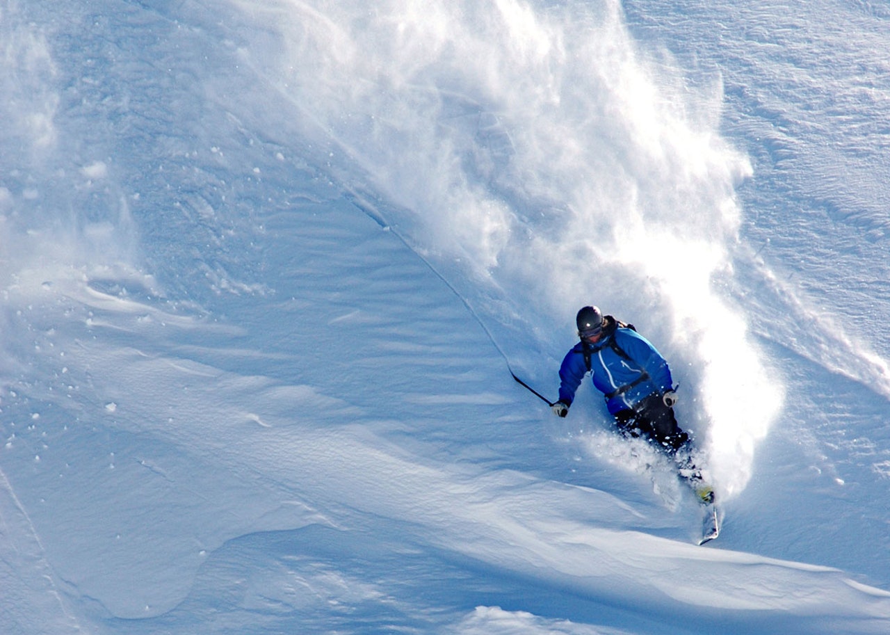 PUDDERPROFF: Magnus Tveito var i sin tid en av Norges beste og mest eksponerte skiproffer, og han holdt lenge på telemarkstilen. PUDDERPROFF: Magnus Tveito var i sin tid en av Norges beste og mest eksponerte skiproffer, og han holdt lenge på telemarkstilen.