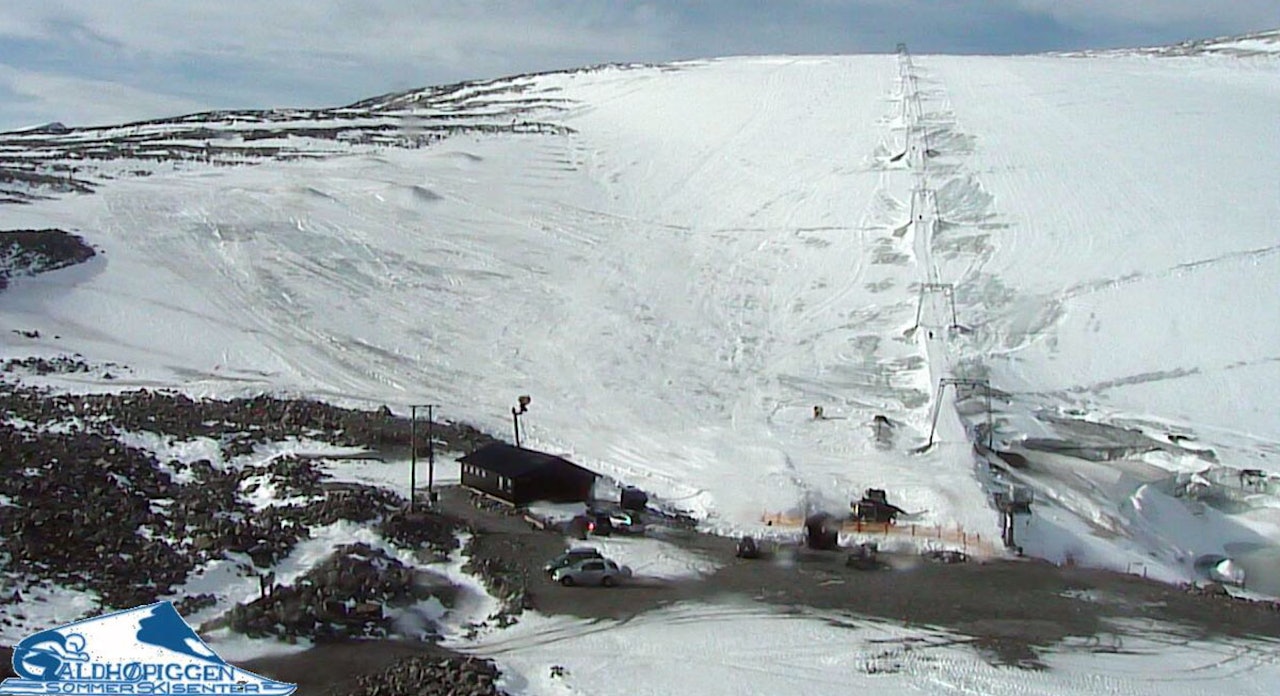 JUVASS NÅ: Slik så det ut på Galdhøpiggen sommerskisenter klokka 11.30 i dag –sommerskisenterets første åpningsdag siden 6. juli. Foto fra webkameraet på gpss.no JUVASS NÅ: Slik så det ut på Galdhøpiggen sommerskisenter klokka 11.30 i dag –sommerskisenterets første åpningsdag siden 6. juli. Foto fra webkameraet på gpss.no
