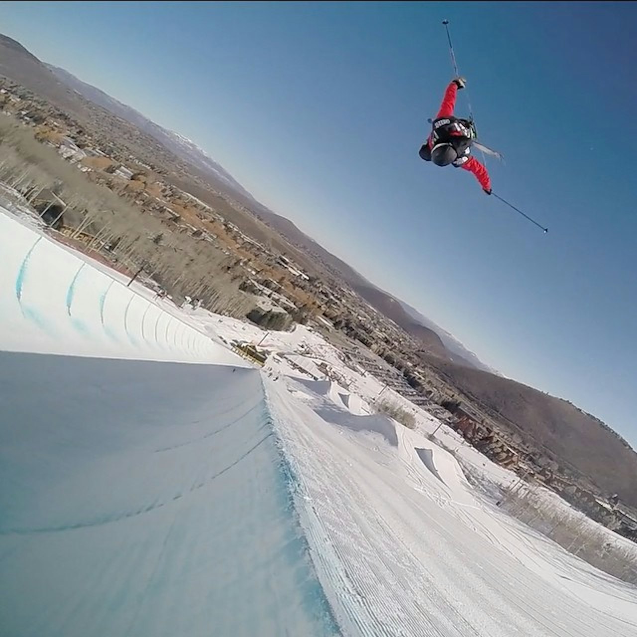 I FORM: Jon Anders Lindstad viste gode takter etter kneskaden tildigere i vinter, men det gikk dessverre ikke veien i Park City i natt. Foto: Nor Freeski I FORM: Jon Anders Lindstad viste gode takter etter kneskaden tildigere i vinter, men det gikk dessverre ikke veien i Park City i natt. Foto: Nor Freeski