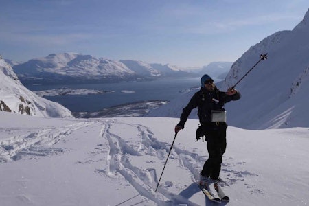 UNGDOMSKURS: Tindevegleder Mikal Nerberg arrangerer gratis skredkurs og fjellferdsel for ungdommer i Lyngen i vinterferien. Foto: Amandine Deschamps UNGDOMSKURS: Tindevegleder Mikal Nerberg arrangerer gratis skredkurs og fjellferdsel for ungdommer i Lyngen i vinterferien. Foto: Amandine Deschamps