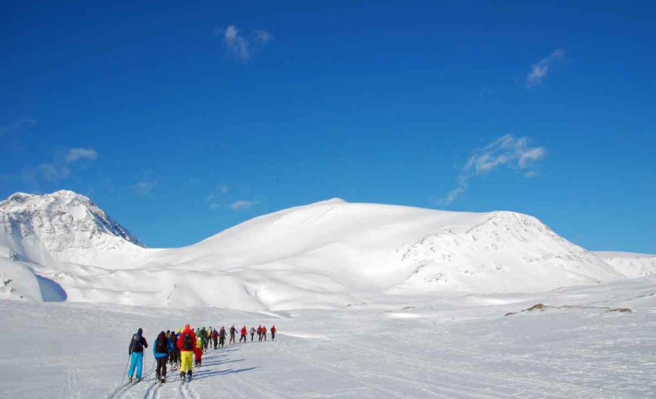 TO DØDSULYKKER: To ganger har det skjedd dødsulykker i snøskred på Fastdalstinden i Lynge, senest denne uka. – Men det er ikke fjellets feil, påpeker fjellguide Espen Nordahl. Foto: Espen Nordahl TO DØDSULYKKER: To ganger har det skjedd dødsulykker i snøskred på Fastdalstinden i Lynge, senest denne uka. – Men det er ikke fjellets feil, påpeker fjellguide Espen Nordahl. Foto: Espen Nordahl