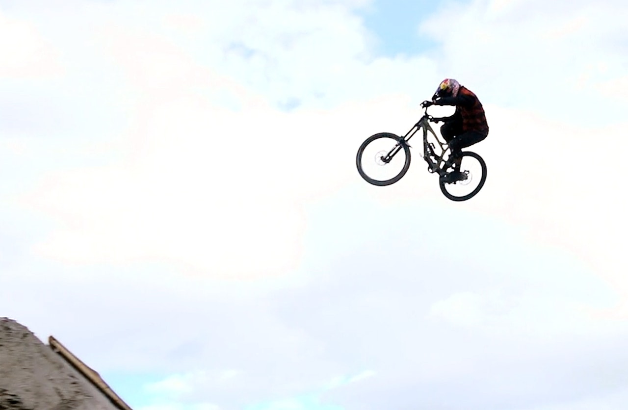 SUPERSTJERNE: Spanske Andreu Lacondeguy er en av mange sykkelstjerner som var på plass i Ål i helga. Foto: Håvard Nesbø SUPERSTJERNE: Spanske Andreu Lacondeguy er en av mange sykkelstjerner som var på plass i Ål i helga. Foto: Håvard Nesbø