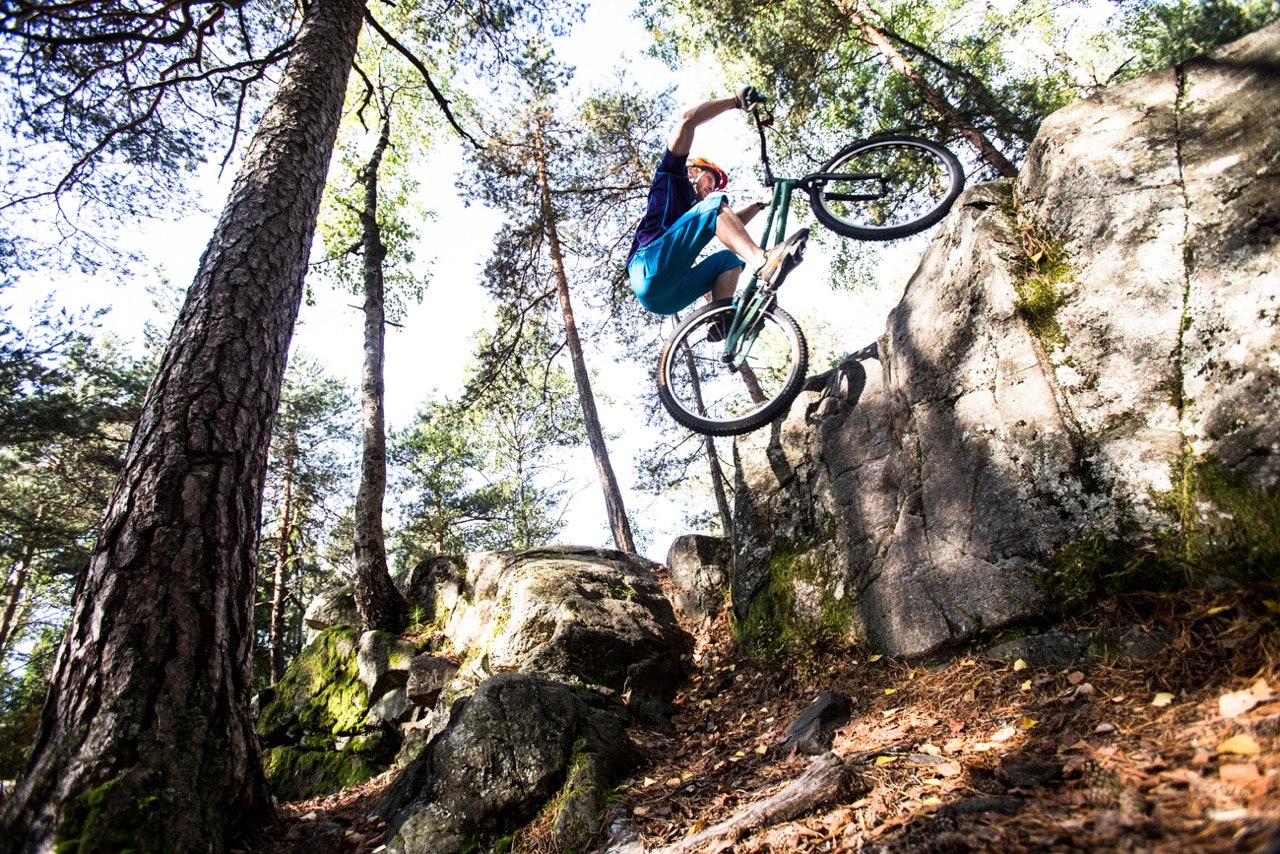 Trial-syklist Erik Solbakken (ikke programlederen) dukker opp i flere episoder. Trial-syklist Erik Solbakken (ikke programlederen) dukker opp i flere episoder.