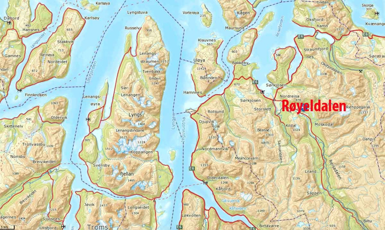 ULYKKESSTEDET: Søket pågår for fullt i Rløyeldalen i Nordreisa i Troms i dag. Området ligger øst for Lyngsalpene.