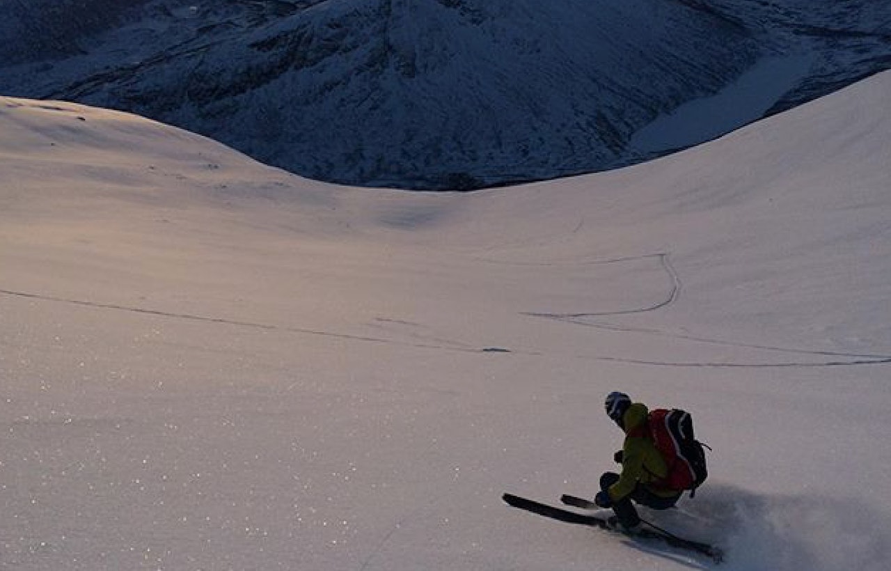 DEN SOM LETER ... : Her er Ola Hovdenak på tur denne uka på Nonstind denne uka. Bilde: Asbjørn Eggebø Næss DEN SOM LETER ... : Her er Ola Hovdenak på tur denne uka på Nonstind denne uka. Bilde: Asbjørn Eggebø Næss