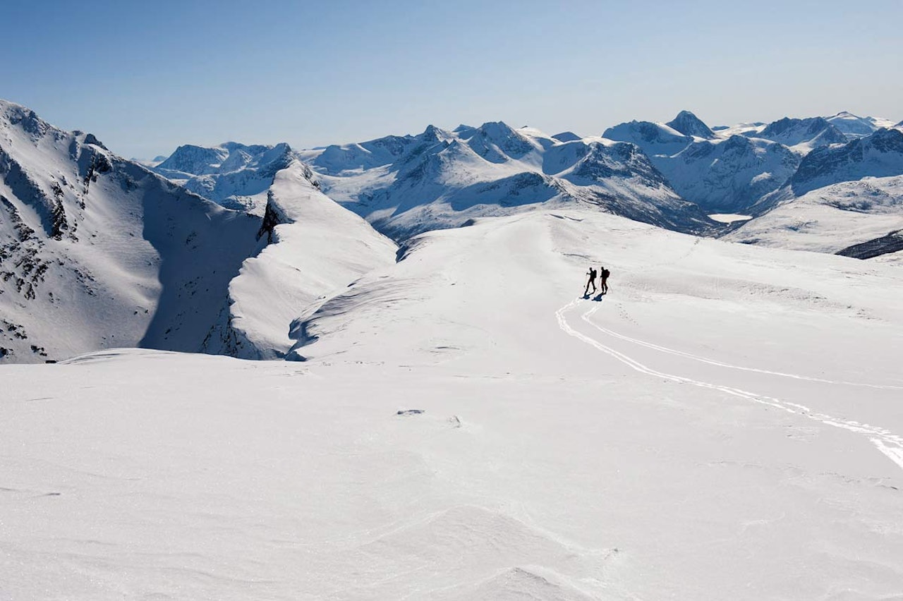 SPEKTAKULÆRT: Arrangøren lover ei løype i fantastiske omgivelser når tidenes første Narvik rando går av stabelen i mars. Foto: Lars Thulin SPEKTAKULÆRT: Arrangøren lover ei løype i fantastiske omgivelser når tidenes første Narvik rando går av stabelen i mars. Foto: Lars Thulin