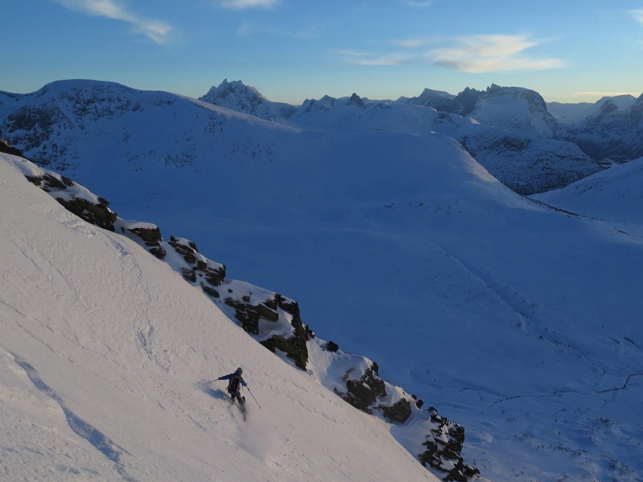 RENNE-FØR-OLE: Ola Hovdenak på vei ned renna på Såta. Foto: Bård Smestad RENNE-FØR-OLE: Ola Hovdenak på vei ned renna på Såta. Foto: Bård Smestad
