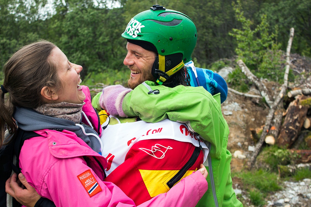 Dag Sandvik ble overrasket av kjæresten etter 2.-plassen. Foto: Anders Holtet Dag Sandvik ble overrasket av kjæresten etter 2.-plassen. Foto: Anders Holtet