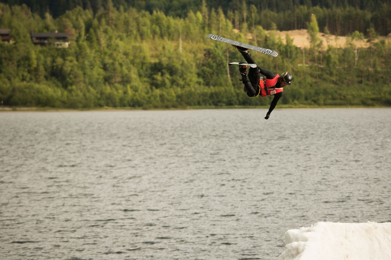 NEST BEST: Klaus Finne imponerte i Vangsvatnet, men klarte ikke å slå freestylestjerna Vinjar Slåtten. Foto: Tore Meirik NEST BEST: Klaus Finne imponerte i Vangsvatnet, men klarte ikke å slå freestylestjerna Vinjar Slåtten. Foto: Tore Meirik