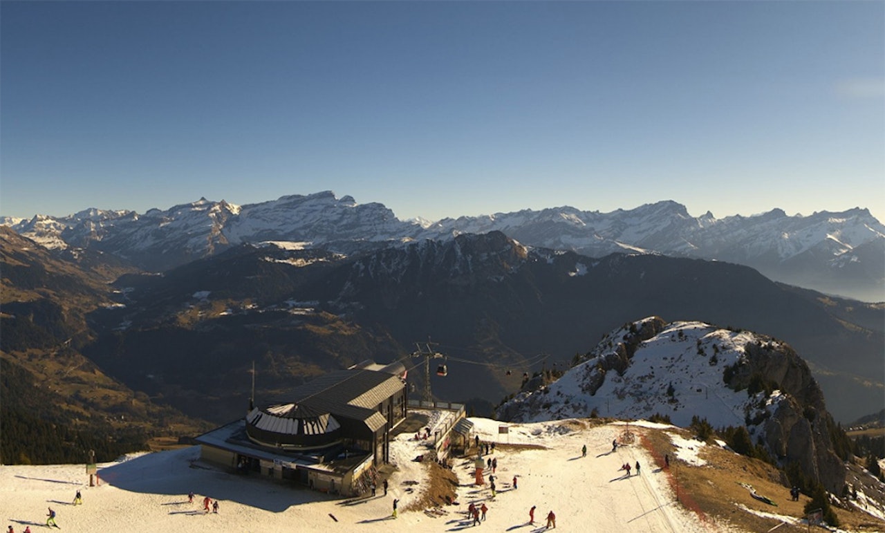 FATTIG: Slik ser det ut i sveitsiske Leysin akkurat nå. Foto: Skjermdump / Webkamera FATTIG: Slik ser det ut i sveitsiske Leysin akkurat nå. Foto: Skjermdump / Webkamera