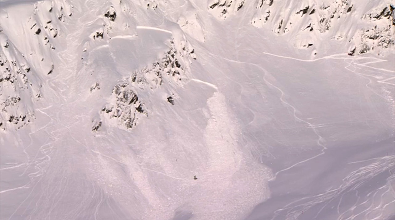 GIKK BRA: Julien Lopez overlevde dette skredet under dagens FWT. Foto: Skipass.com GIKK BRA: Julien Lopez overlevde dette skredet under dagens FWT. Foto: Skipass.com