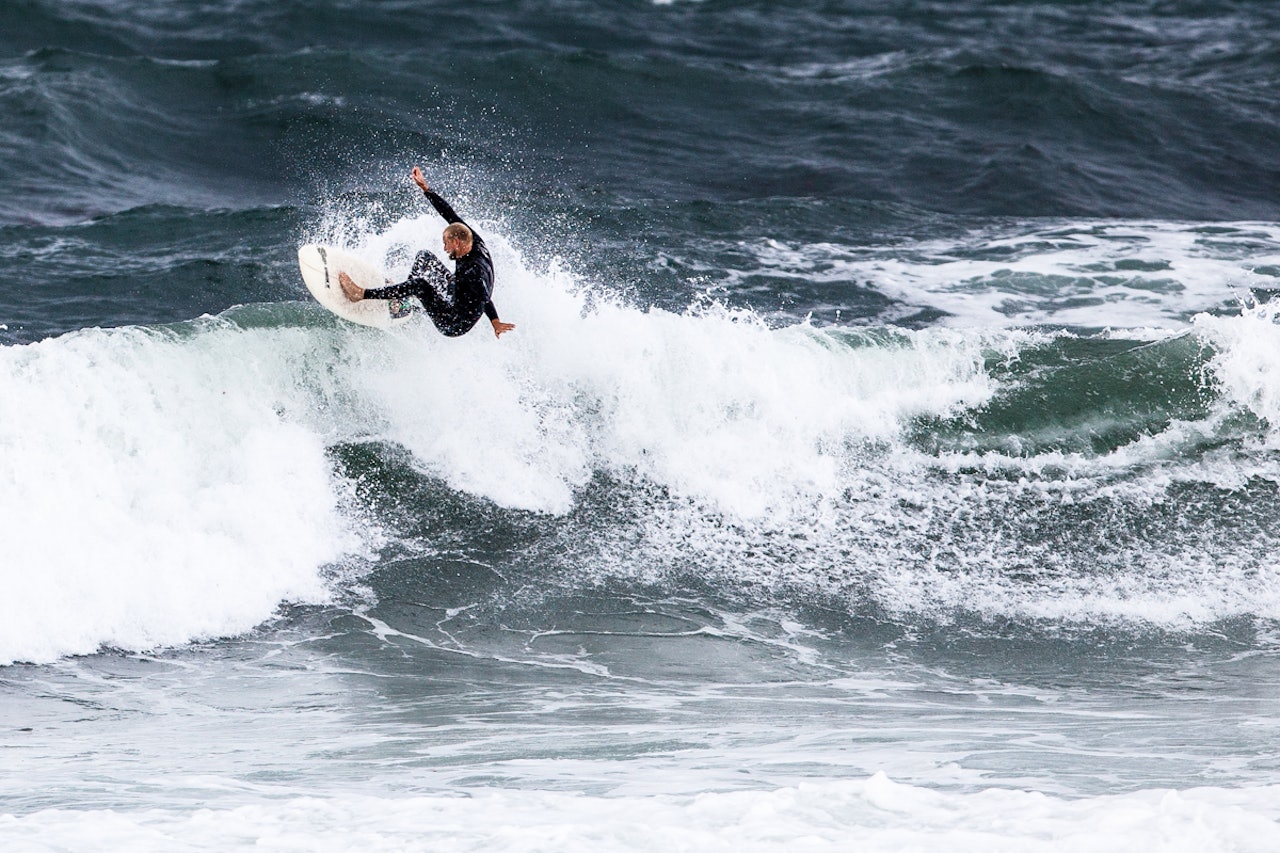 PÅ FERIE: Chris Paulsen er på sommerferie fra studier i New York og fikk seg et positivt møte med sommerstormen Lena «hjemme» på Saltstein. Bilde: Mats Grimsæth PÅ FERIE: Chris Paulsen er på sommerferie fra studier i New York og fikk seg et positivt møte med sommerstormen Lena «hjemme» på Saltstein. Bilde: Mats Grimsæth