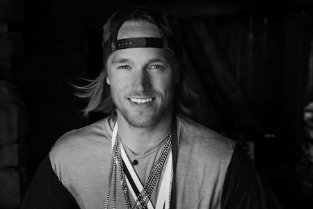 KOMMER TIL JUL: Boka om Andreas Håtveit kommer til jul, blir skrevet av Thomas Kleiven og utgis på Fri Flyt forlag. Foto: Thomas Kleiven KOMMER TIL JUL: Boka om Andreas Håtveit kommer til jul, blir skrevet av Thomas Kleiven og utgis på Fri Flyt forlag. Foto: Thomas Kleiven