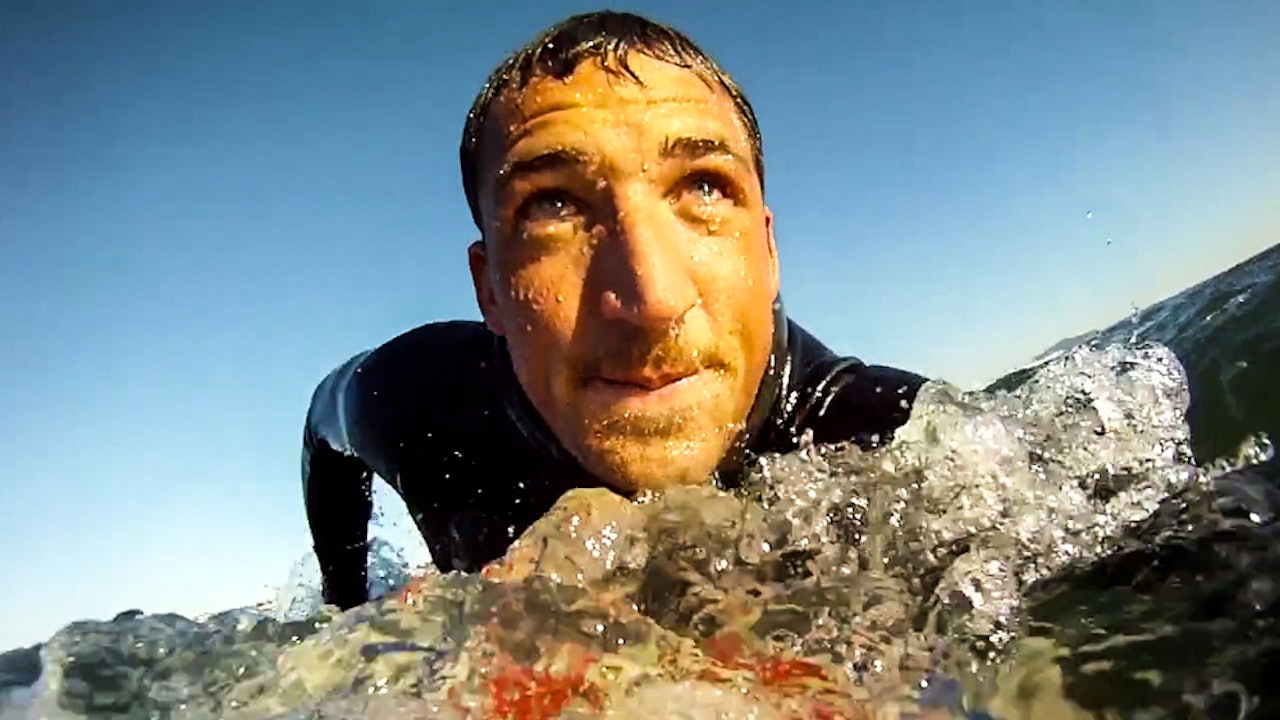 FORT STORT: De fleste surfere kjenner igjen følelsen som kommer når monsterbølgen reiser seg foran deg. Karl Oskar Teien fikk juling en «vakker» sommerdag i California. FORT STORT: De fleste surfere kjenner igjen følelsen som kommer når monsterbølgen reiser seg foran deg. Karl Oskar Teien fikk juling en «vakker» sommerdag i California.