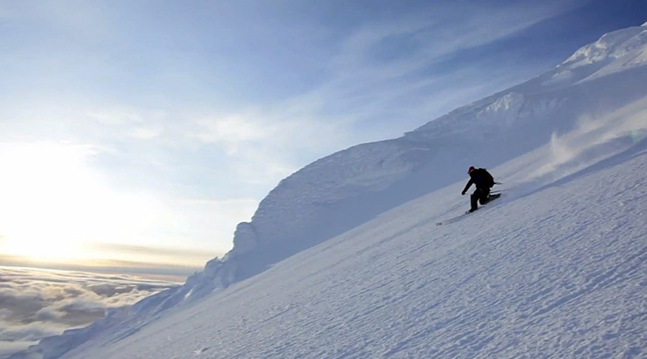 EKSOTISK: Jan Mayens høyeste punkt er 2 277 meter over havet, og det er fine toppturmuligheter på den norske øya.