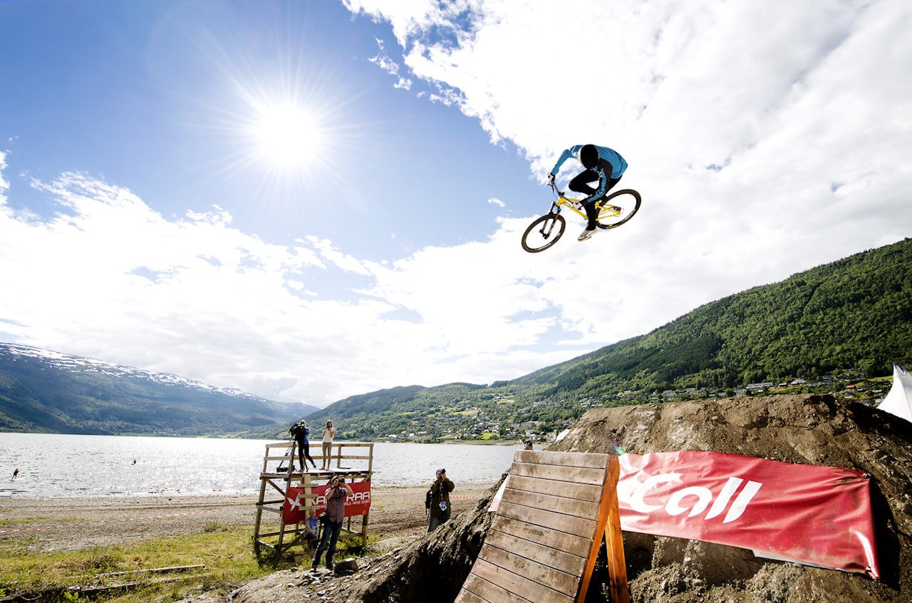 FLAT 3: Adrian Tell har stålkontroll på 360´en. Foto: Martin Innerdal Dalen FLAT 3: Adrian Tell har stålkontroll på 360´en. Foto: Martin Innerdal Dalen