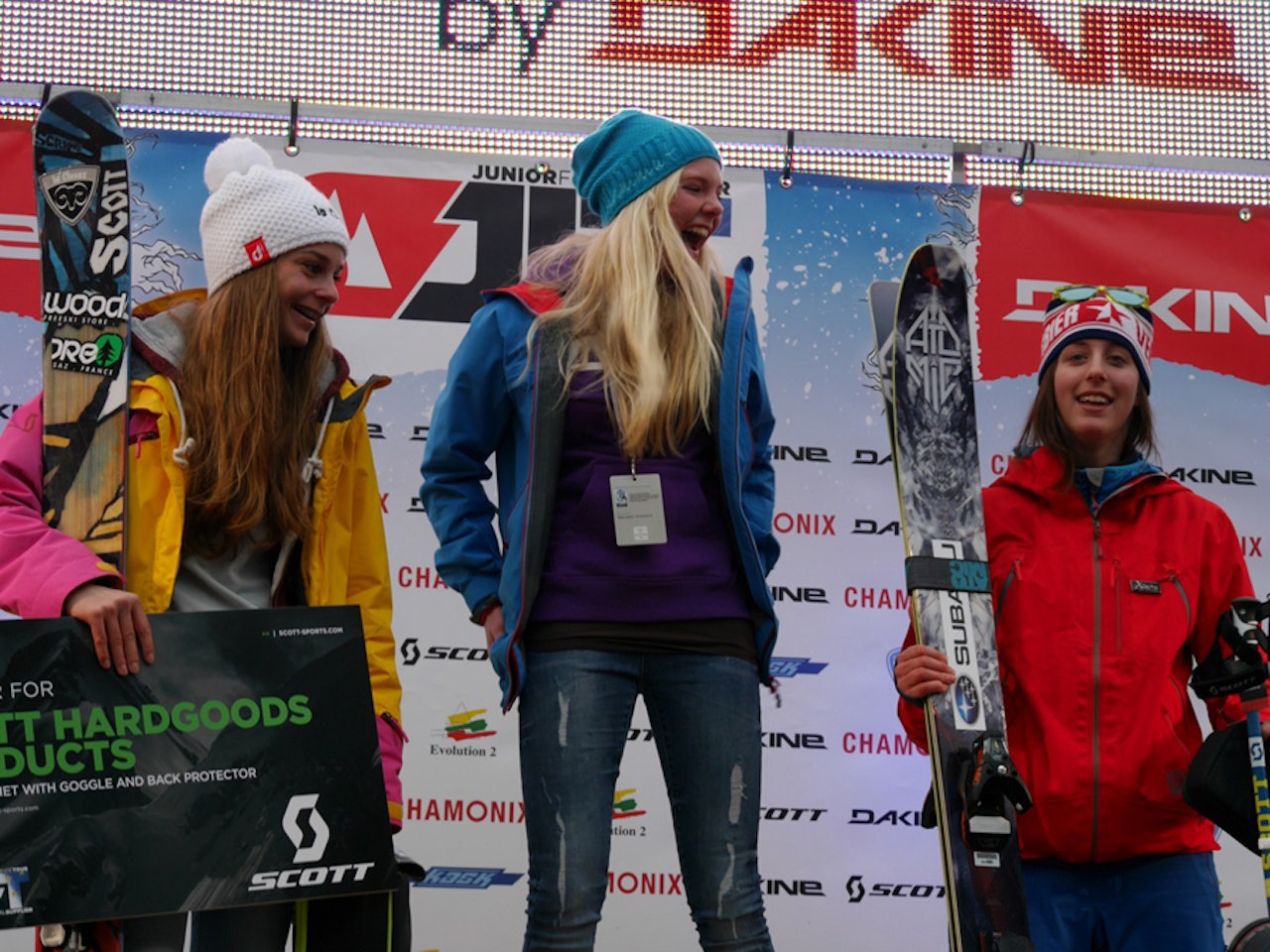 SEIER: Synnøve Medhus fra Røldal øverst på seierspallen i Chamonix lørdag. Foto: Pelle Gangeskar SEIER: Synnøve Medhus fra Røldal øverst på seierspallen i Chamonix lørdag. Foto: Pelle Gangeskar