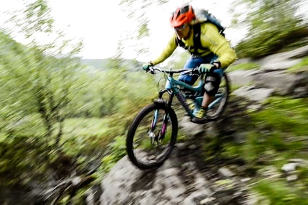 TAR FART: Øyvind Blikken Mæhle har sine alternative læremetoder når det kommer til sykling. Bilde: Martin I. Dalen TAR FART: Øyvind Blikken Mæhle har sine alternative læremetoder når det kommer til sykling. Bilde: Martin I. Dalen