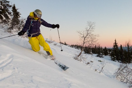 LOMMESKI: Lørdag jaktet Kathrine Duun Moen på de myke lommene. Og fant noen. Foto: Simen Berg LOMMESKI: Lørdag jaktet Kathrine Duun Moen på de myke lommene. Og fant noen. Foto: Simen Berg