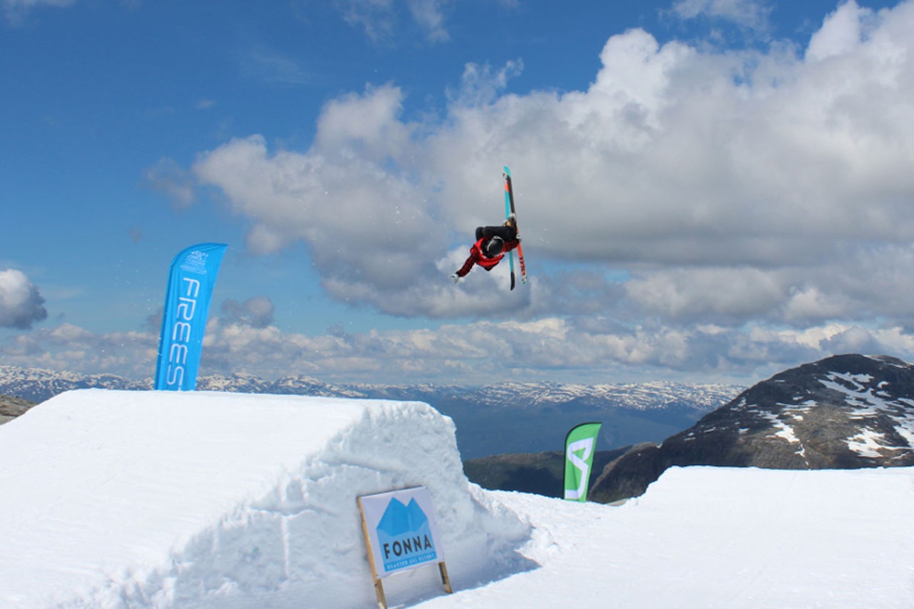 SAMMENLAGTVINNER: Jonas Theslo fra Sauda vant cupen sammenlagt i klassen Gutter 16+. Foto: Odd Erik Egge SAMMENLAGTVINNER: Jonas Theslo fra Sauda vant cupen sammenlagt i klassen Gutter 16+. Foto: Odd Erik Egge