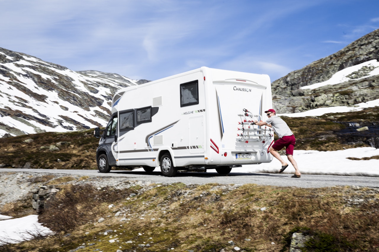 STRYNESOMMEREN: I helga startet årets høydepunkt for mange norske ski- og brettkjørere. Sommerskisesongen på Stryn. Foto: Hans Petter Hval STRYNESOMMEREN: I helga startet årets høydepunkt for mange norske ski- og brettkjørere. Sommerskisesongen på Stryn. Foto: Hans Petter Hval