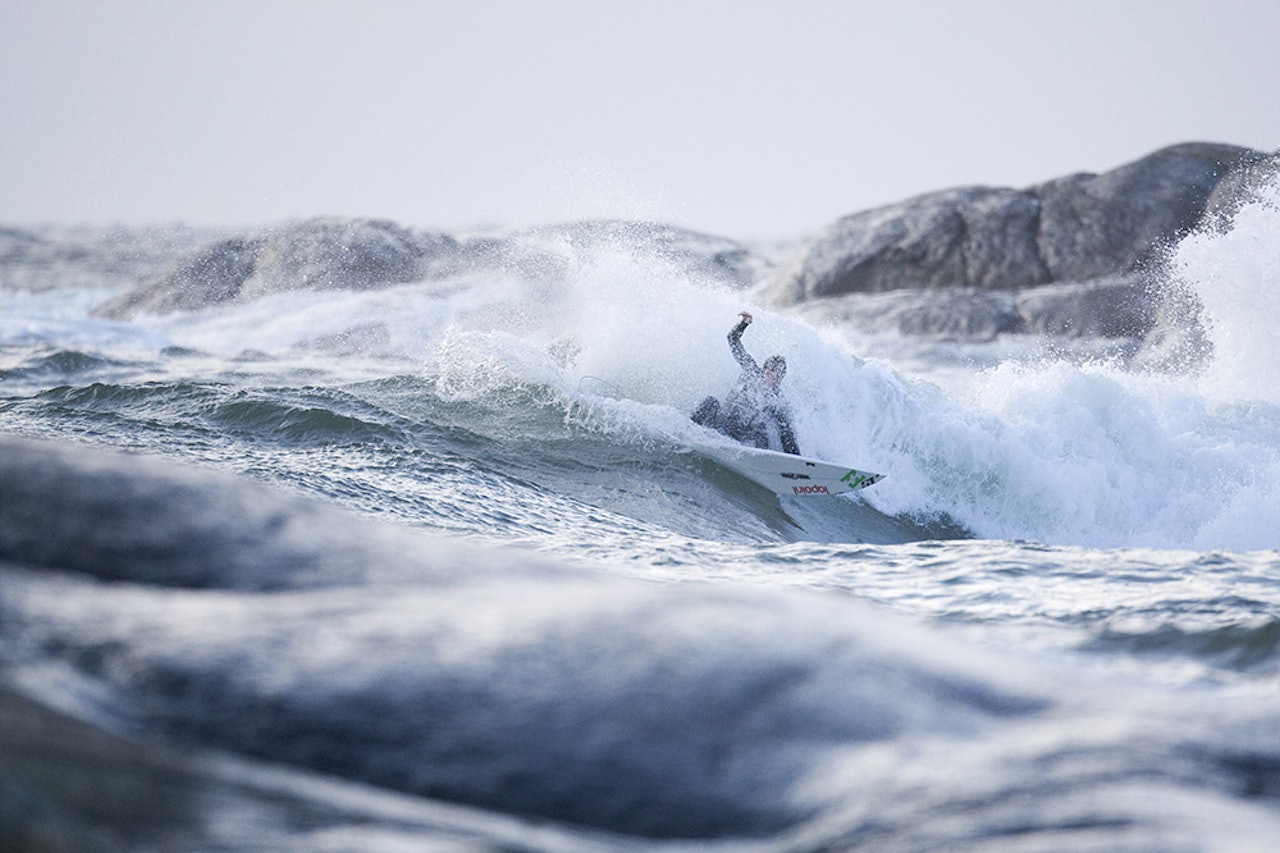 MER AV DETTE: Det er dessverre ikke alt for ofte slike bølger ruller inn til norskekysten. Om det i fremtiden skjer litt oftere, og vintrene blir noen grader varmere, vil vi kanskje se enda flere talenter enn f.eks norgesmester Jonas Paulsen (bildet). Bilde: Nils-Erik Bjørholt MER AV DETTE: Det er dessverre ikke alt for ofte slike bølger ruller inn til norskekysten. Om det i fremtiden skjer litt oftere, og vintrene blir noen grader varmere, vil vi kanskje se enda flere talenter enn f.eks norgesmester Jonas Paulsen (bildet). Bilde: Nils-Erik Bjørholt