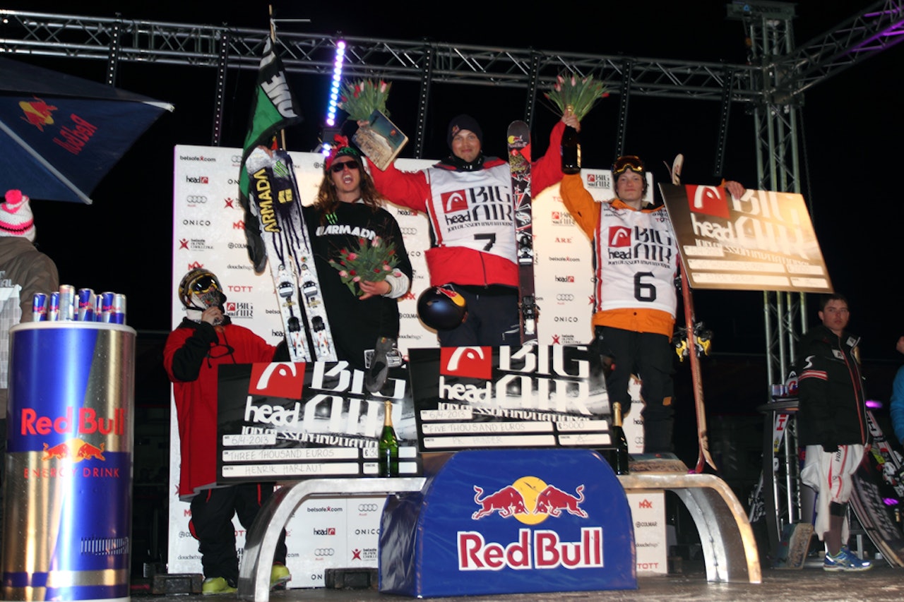 PALLEN: Henrik Harlaut med mentor Tanner Hall, dagens vinner PK Hunder, og Espen Bergh som tok tredjeplassen. Foto: Tore Meirik PALLEN: Henrik Harlaut med mentor Tanner Hall, dagens vinner PK Hunder, og Espen Bergh som tok tredjeplassen. Foto: Tore Meirik