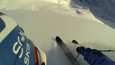 DRØMMEFØRE: Joa, vi er også litt leie av å se skitupper, men når det kjøres såpass rått på så fantastisk føre i Sogndal er filmen verdt å se likevel! 
