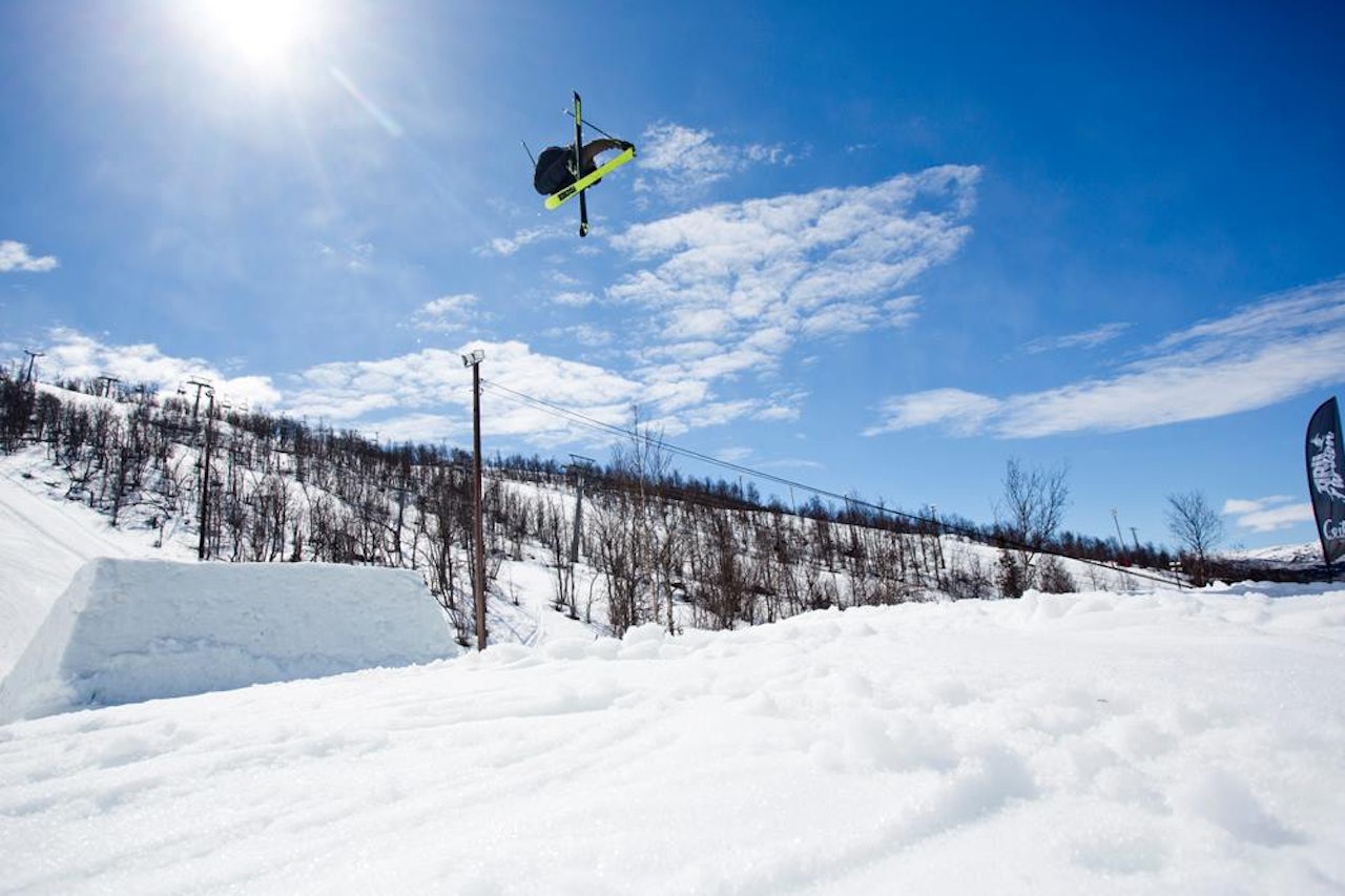 LÆRER PÅ VIDEREGÅENDE: Hallingdølen Bendik Øye er en av Norges beste jibbere, og nå blir han ny lærer på NTG Lillehammer. Foto: Andreas Løve Storm Fausko LÆRER PÅ VIDEREGÅENDE: Hallingdølen Bendik Øye er en av Norges beste jibbere, og nå blir han ny lærer på NTG Lillehammer. Foto: Andreas Løve Storm Fausko