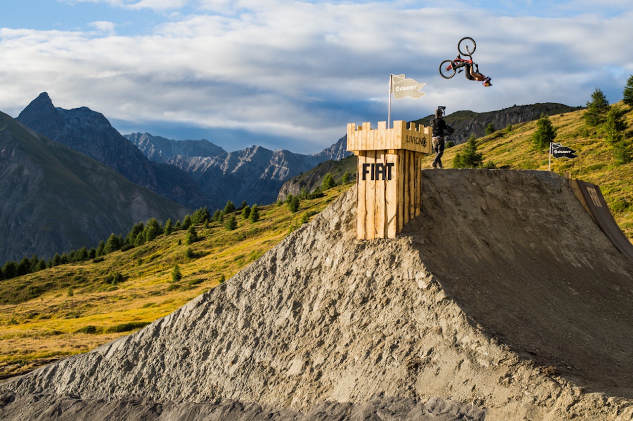 TYPISK: Både sommer og vinter bygges Nine Knights-elementene slik at de ligner på borger. TYPISK: Både sommer og vinter bygges Nine Knights-elementene slik at de ligner på borger.