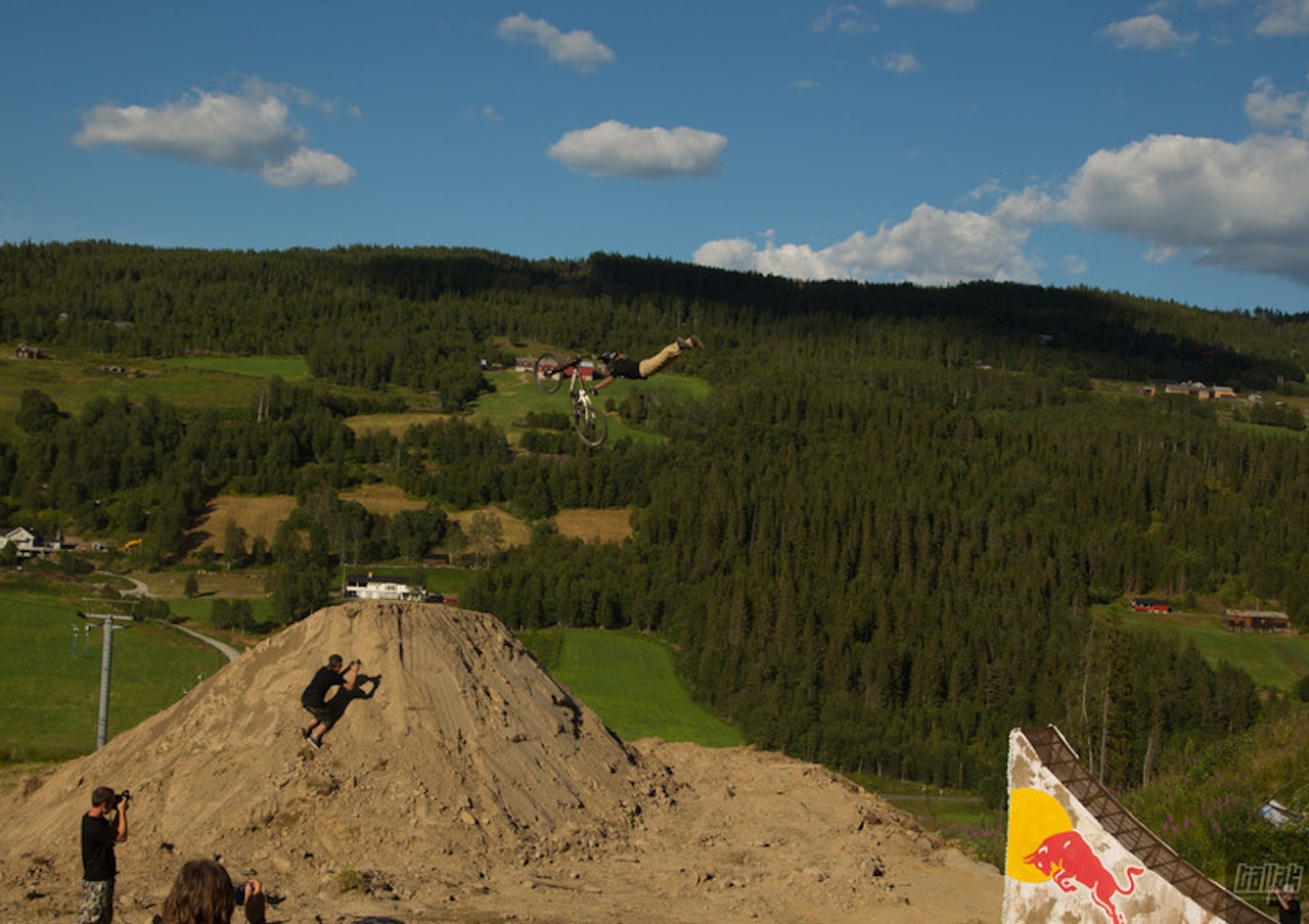 KLAR FOR RAMPAGE: Mads André Haugen, her i aksjon under Hillbilly Høkkfest, skal til RedBull Rampage i oktober. Foto: Vegard Breie KLAR FOR RAMPAGE: Mads André Haugen, her i aksjon under Hillbilly Høkkfest, skal til RedBull Rampage i oktober. Foto: Vegard Breie