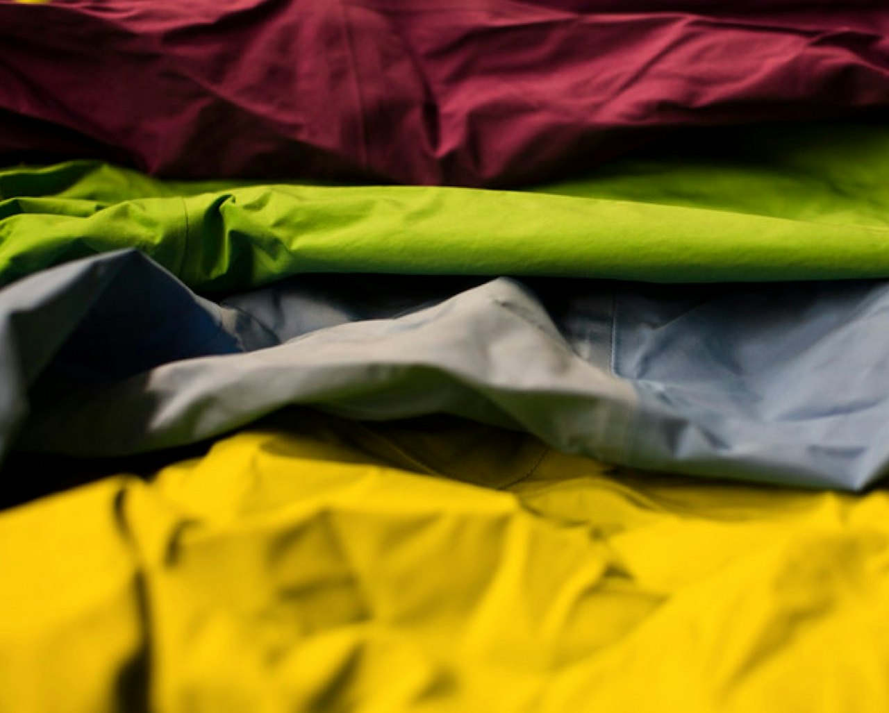 GIFT I IMPREGNERING: Miljøgiften PFOA har vært vanlig å bruke i impregnering i alt fra bilseter til skallbekledning. GIFT I IMPREGNERING: Miljøgiften PFOA har vært vanlig å bruke i impregnering i alt fra bilseter til skallbekledning.