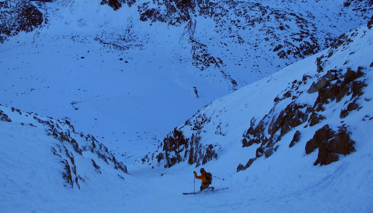 RENNEKJØRING: Yngve Dalquist har 500 fete høydemeter under seg på Trondskjortetind. Foto: Bård Smestad RENNEKJØRING: Yngve Dalquist har 500 fete høydemeter under seg på Trondskjortetind. Foto: Bård Smestad