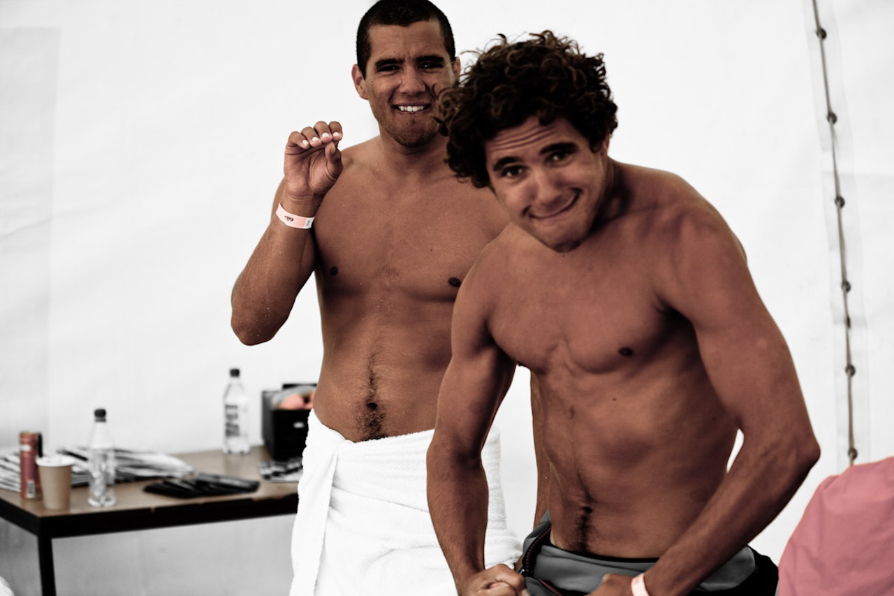 TWINS ON FINS: NRK har fulgt Luca og Joackim på flere turer gjennom det siste året. Mandag kan du se resultatet i Min Idrett. Bilde: Christian Nerdrum TWINS ON FINS: NRK har fulgt Luca og Joackim på flere turer gjennom det siste året. Mandag kan du se resultatet i Min Idrett. Bilde: Christian Nerdrum