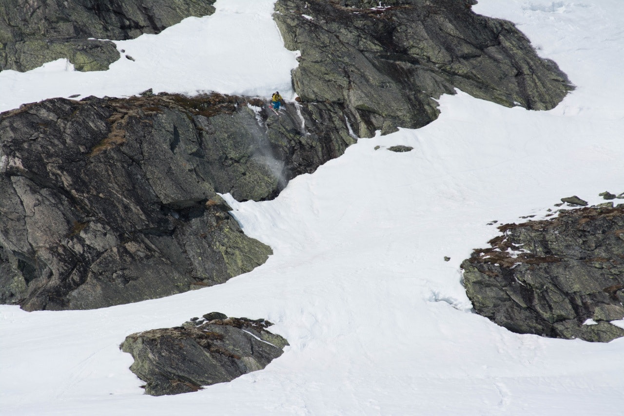 TØFT TERRENG: Bratt og innholdsrik face med sløsj er gode forutsetninger for et ordentlig frikjøringsrenn. Foto: Ivar Høyvik TØFT TERRENG: Bratt og innholdsrik face med sløsj er gode forutsetninger for et ordentlig frikjøringsrenn. Foto: Ivar Høyvik