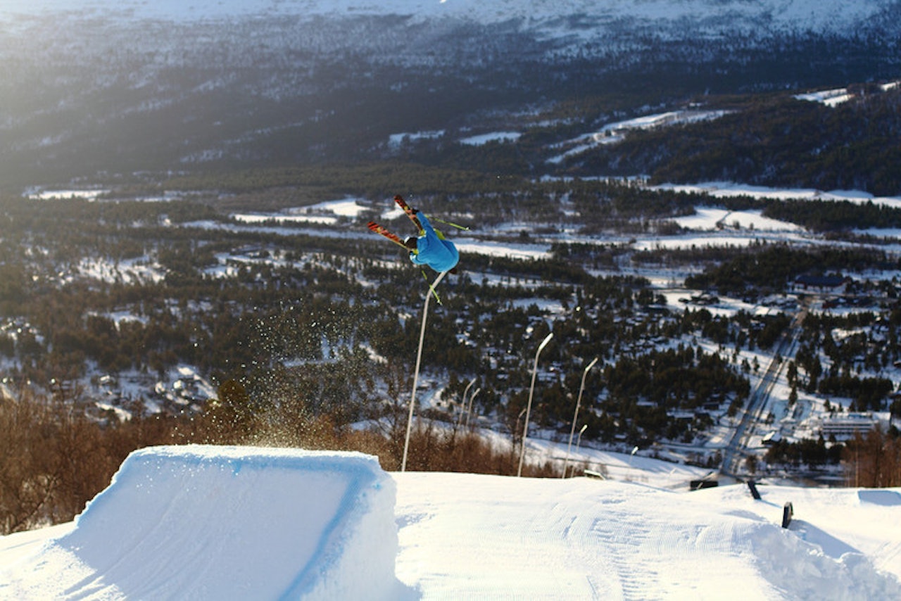 HER GÅR DET BRA FOR SVORKMO: Det ble ingen fete kræsjbilder, men det er kanskje like greit. Her kommer Vebjørn Svorkmo fint fra en switch 540. Foto: Tore Meirik HER GÅR DET BRA FOR SVORKMO: Det ble ingen fete kræsjbilder, men det er kanskje like greit. Her kommer Vebjørn Svorkmo fint fra en switch 540. Foto: Tore Meirik